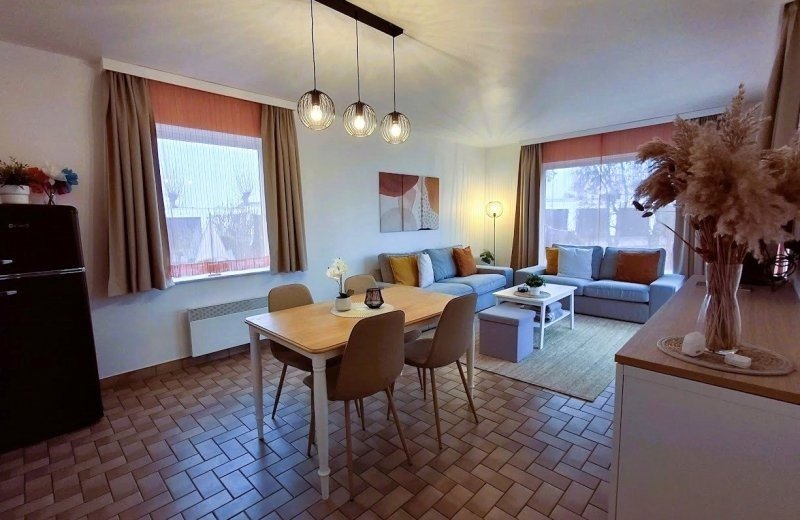 448 woonkamer en eetkamer 